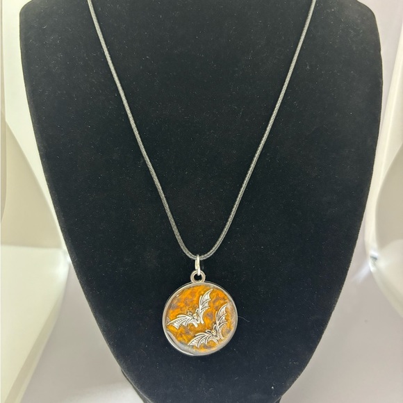 Bat Pendant Halloween Goth Punk - Picture 3 of 4